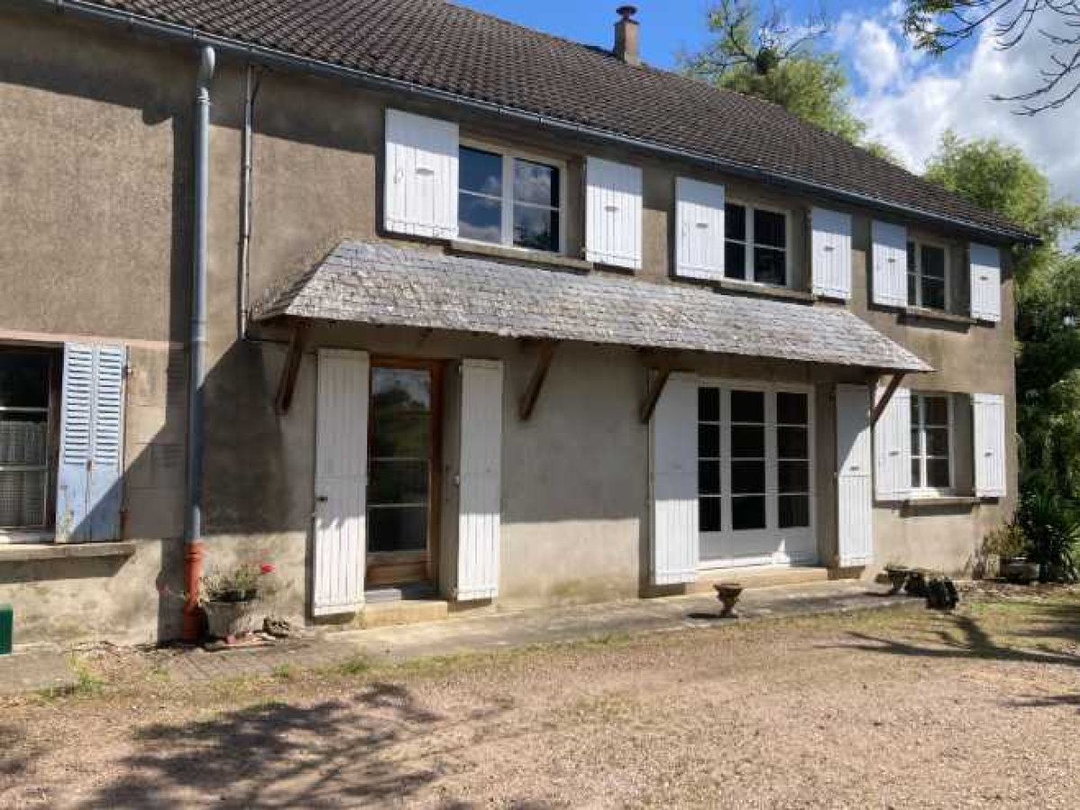Ferme d’Élevage Bovins viande à reprendre à Lurcy-le-Bourg – Nièvre (58)
